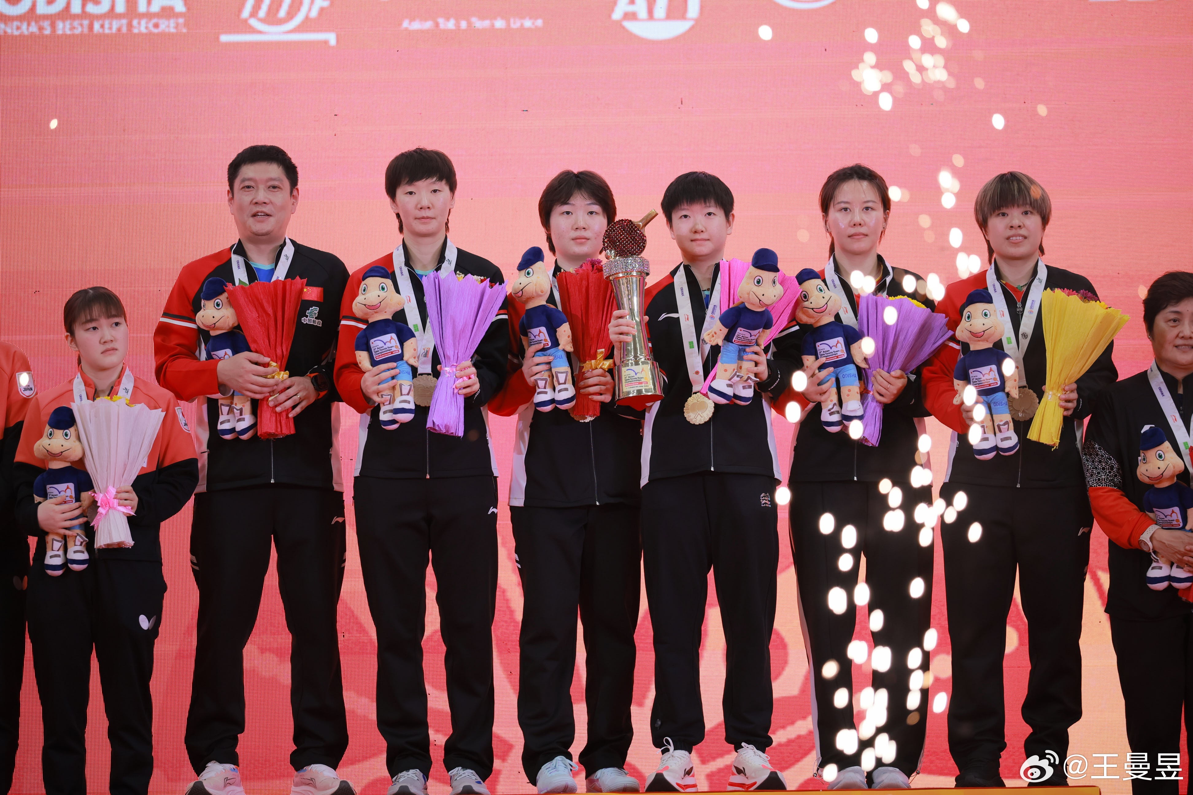 的和在远方, 多名国乒队, 到无比骄傲 的和在远方, 多名国乒队, 到无比骄傲